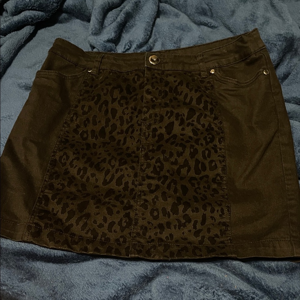 H&M Black Leopard Mini Skirt